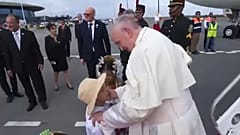 Pope Francis welcomed to Panama by President Varela Rodríguez 
