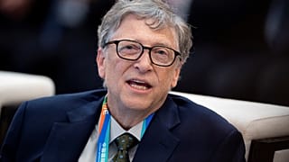 كيف ينفق بيل غيتس ثاني أغنى رجل على الكوكب ثروته؟