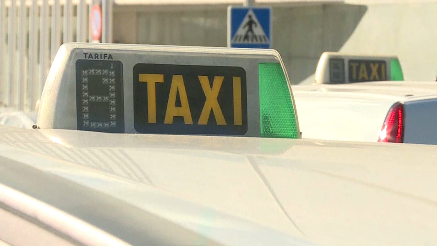 Spagna: sciopero dei taxi a Madrid e Barcellona 