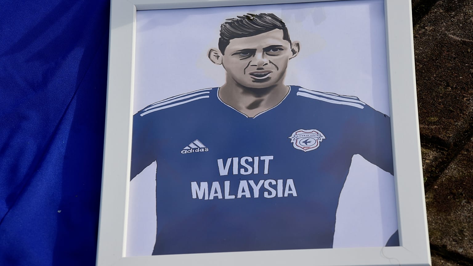 إيقاف البحث عن الطائرة التي كانت تقل لاعب كرة القدم الأرجنتيني إيمليانو سالا فوق القنال الإنكليزي