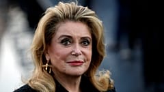 درآمد یک میلیون دلاری کاترین دونوو از فروش برخی از لباس‌هایش