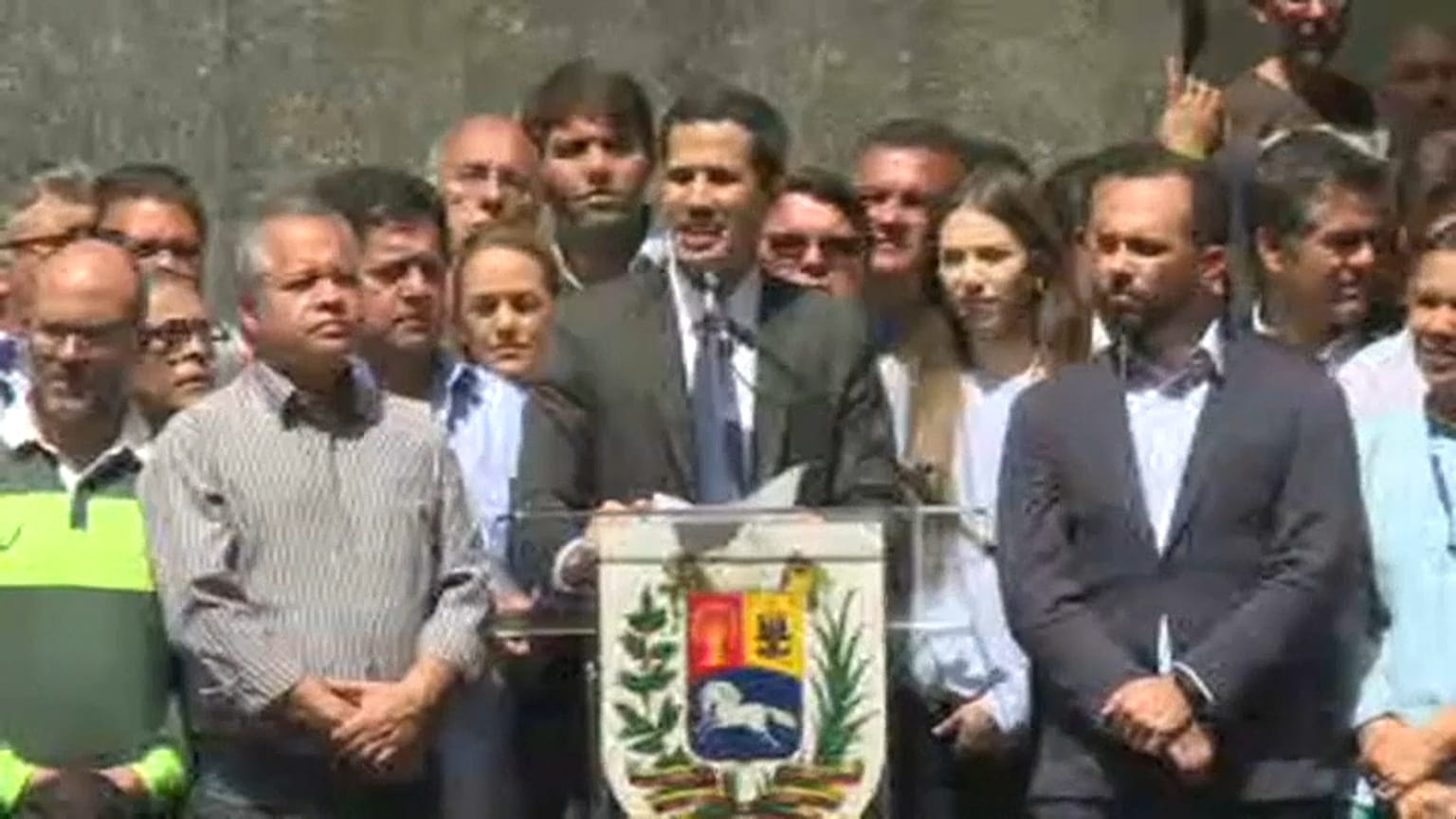 Guaidó mantiene el pulso con Maduro