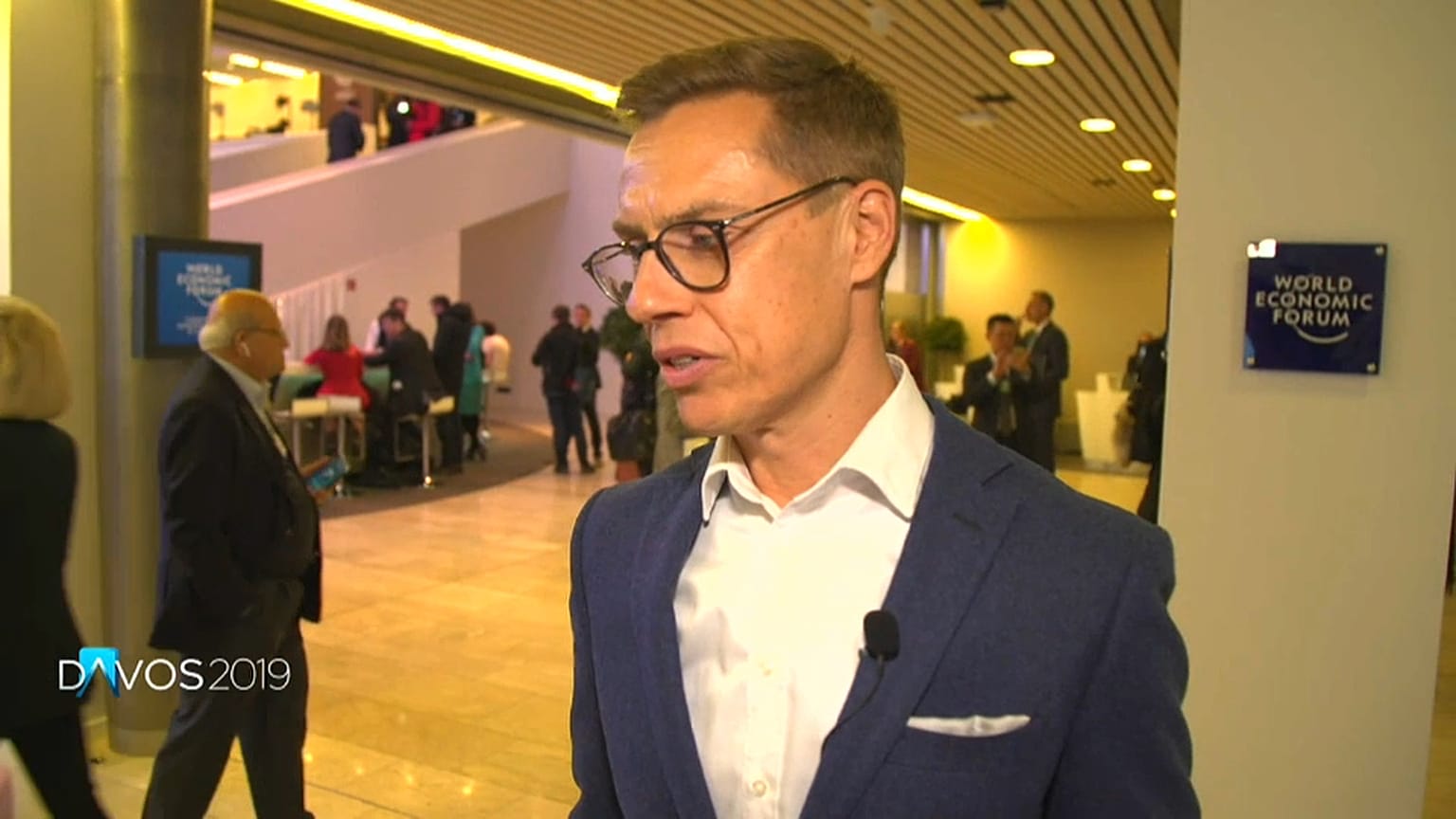 Alexander Stubb: "Si torni al referendum, proponendo due opzioni"