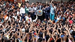 Venezuela, è legale quanto fatto da Guaidó? Chi ha ragione tra lui e Maduro?