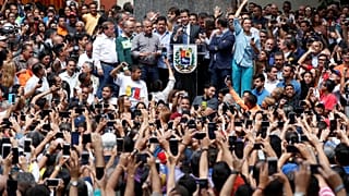 Venezuela, è legale quanto fatto da Guaidó? Chi ha ragione tra lui e Maduro?