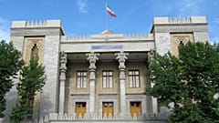 واکنش ایران به تهدید فرانسه: در صورت تحریم در روابط تجدید نظر می‌کنیم
