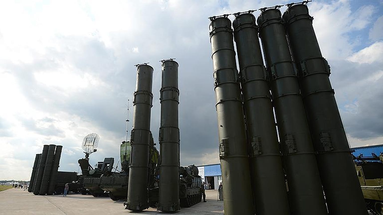 İsrail Suriye'yi vururken Rusya S-300'leri devre dışı bıraktı iddiası
