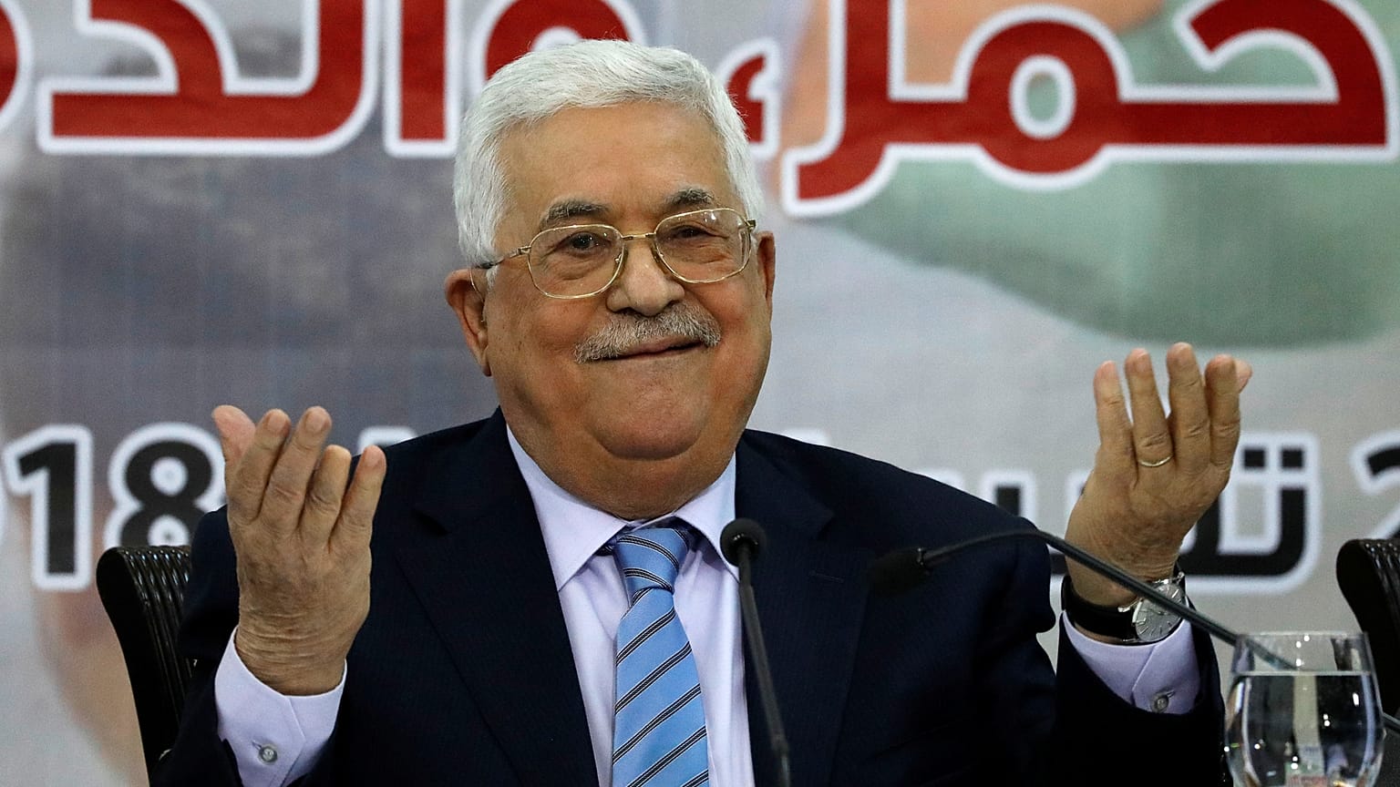 متحدث: الحكومة الفلسطينية تضع نفسها تحت تصرف الرئيس بعد توصيات بتشكيل حكومة جديدة
