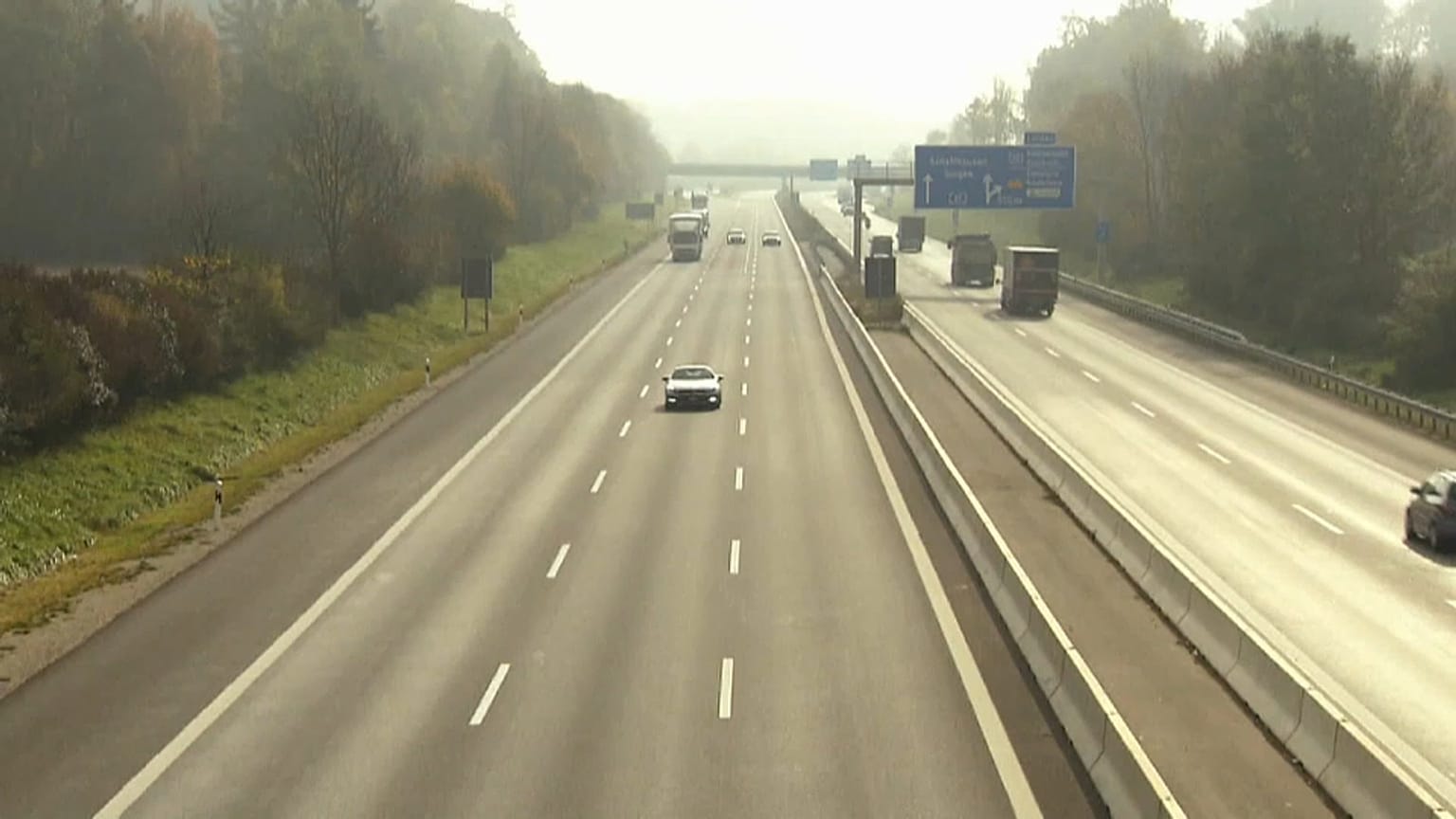 German Transport Minister says speed limits on autobahns "against common sense" 