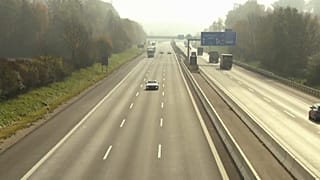 German Transport Minister says speed limits on autobahns "against common sense" 