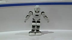 The Brief from Brussels: Robo-Richter, Facebook, Vaterschaftsurlaub