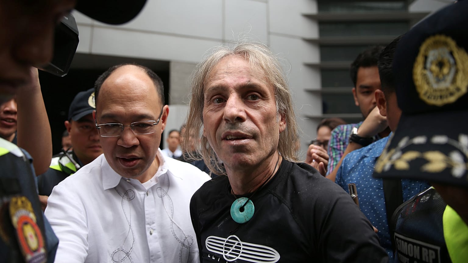 Alain Robert, le Spiderman français, a encore frappé aux Philippines