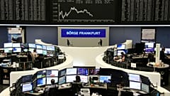 المستثمرون يبحثون عن ملاذات آمنة عقب إرتفاع الأسهم الأوروبية 