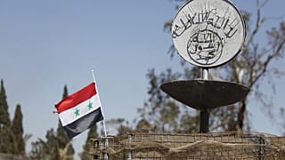 فرنسا ستعيد نحو 130 جهادياً من سوريا إلى أراضيها