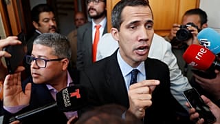 Pression de plus en plus forte sur le vénézuélien Nicolas Maduro