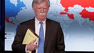 "5.000 tropas a Colombia": La desconcertante nota del asesor de Trump en el anuncio contra Venezuela