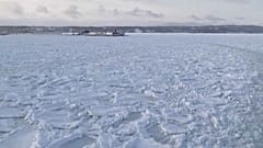 Le ballet des glaces flottantes au Japon