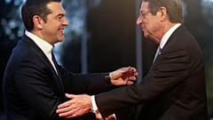 Οι επαφές Αναστασιάδη-Τσίπρα στην MED7