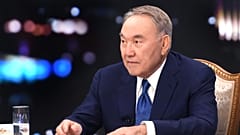 Nazarbayev bakanları 'korkak' diyerek fırçaladı, merkez bankasına büyümeye odaklanma talimatı verdi