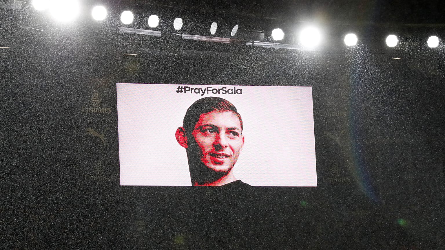 Francia: ritrovati su una spiaggia pezzi dell'aereo del calciatore Emiliano Sala 