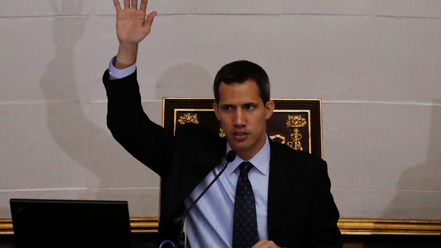 Video: Trump kendini geçici başkan ilan eden Venezuelalı lider Guaido ile telefonda görüştü