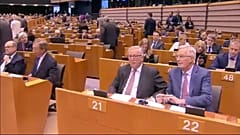 Brexit: l'Ue chiude ai negoziati. May insiste: trattiamo