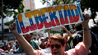 Протесты к 20-летию "боливарианской революции"