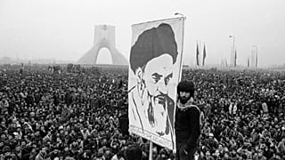 روایتی از بحران چهل سالگی یک انقلاب