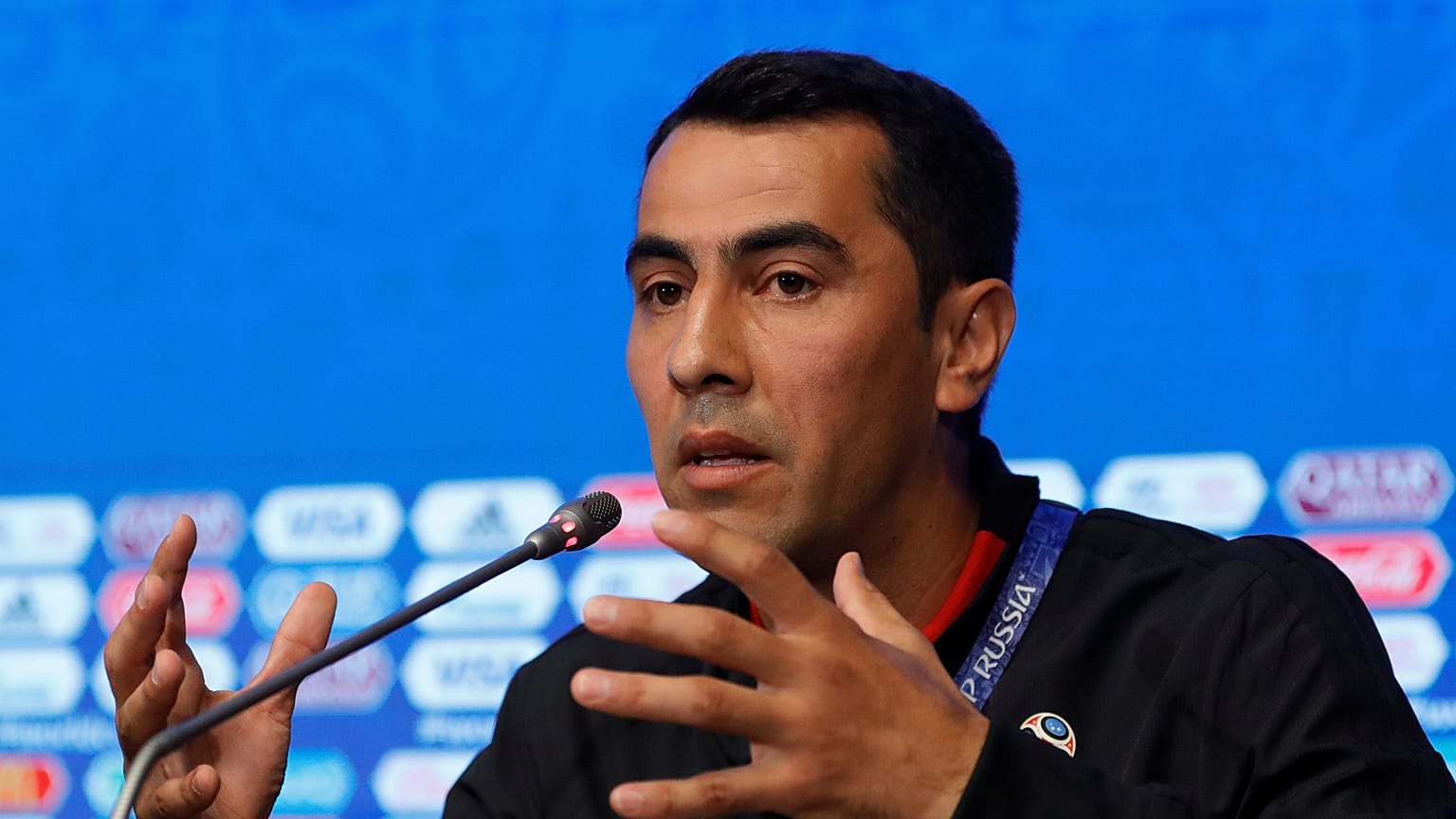 تعرف على حكم المباراة النهائية لكأس آسيا 2019 بين العنابي والساموراي