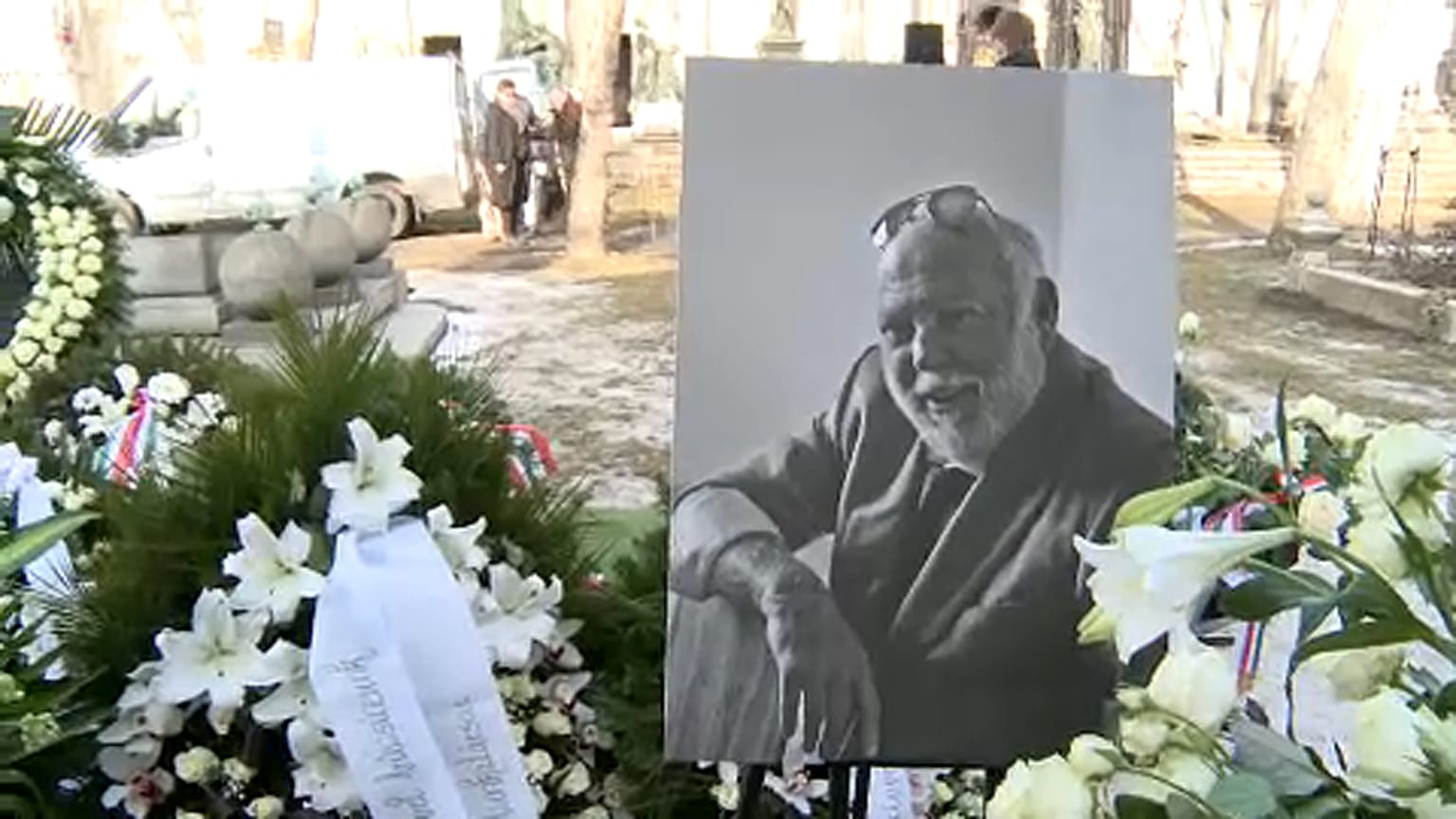 Elbúcsúztatták Andy Vajnát