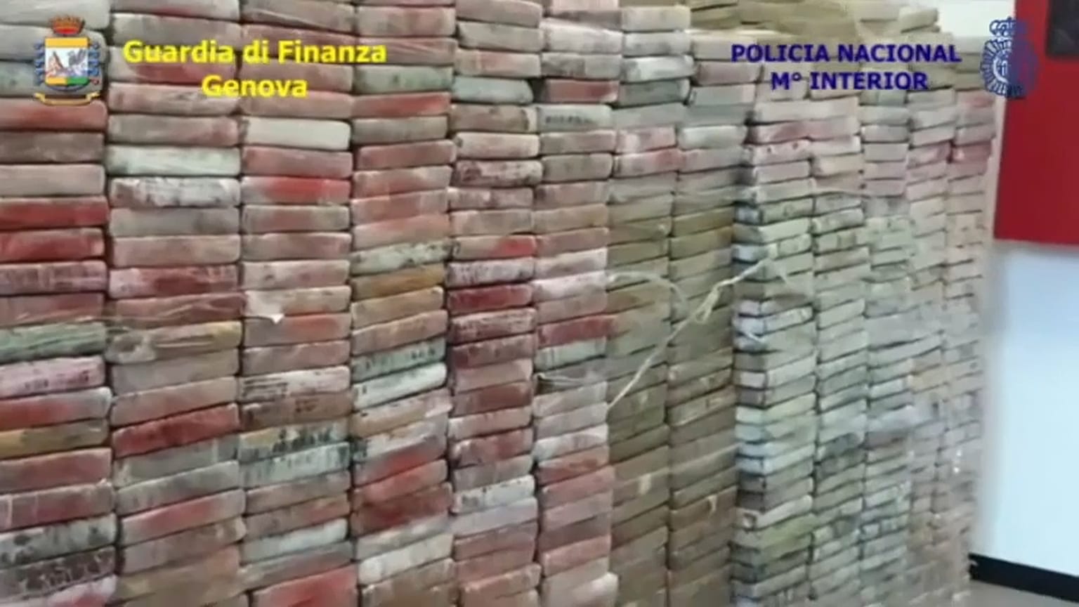 الكشف عن 2.1 طن كوكايين داخل حاوية بإسبانيا في أكبر عملية تهريب منذ 25 سنة