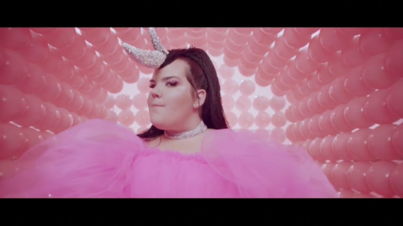 Das Nashorn ist los: Neues von ESC-Siegerin Netta Barzilai