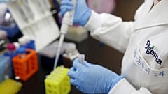 Ισπανία: Ελληνίδα κυοφορεί παιδί «τριών γενετικών γονέων»