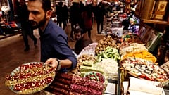 Araştırma: Türkiye'de yaşamaktan en mutlu seçmen AK Partililer 