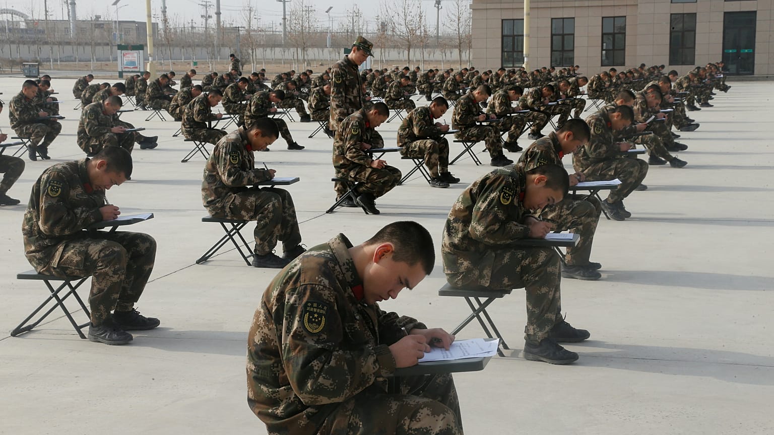 Çin'in Doğu Türkistan'da görevlendireceği paramiliter güçler