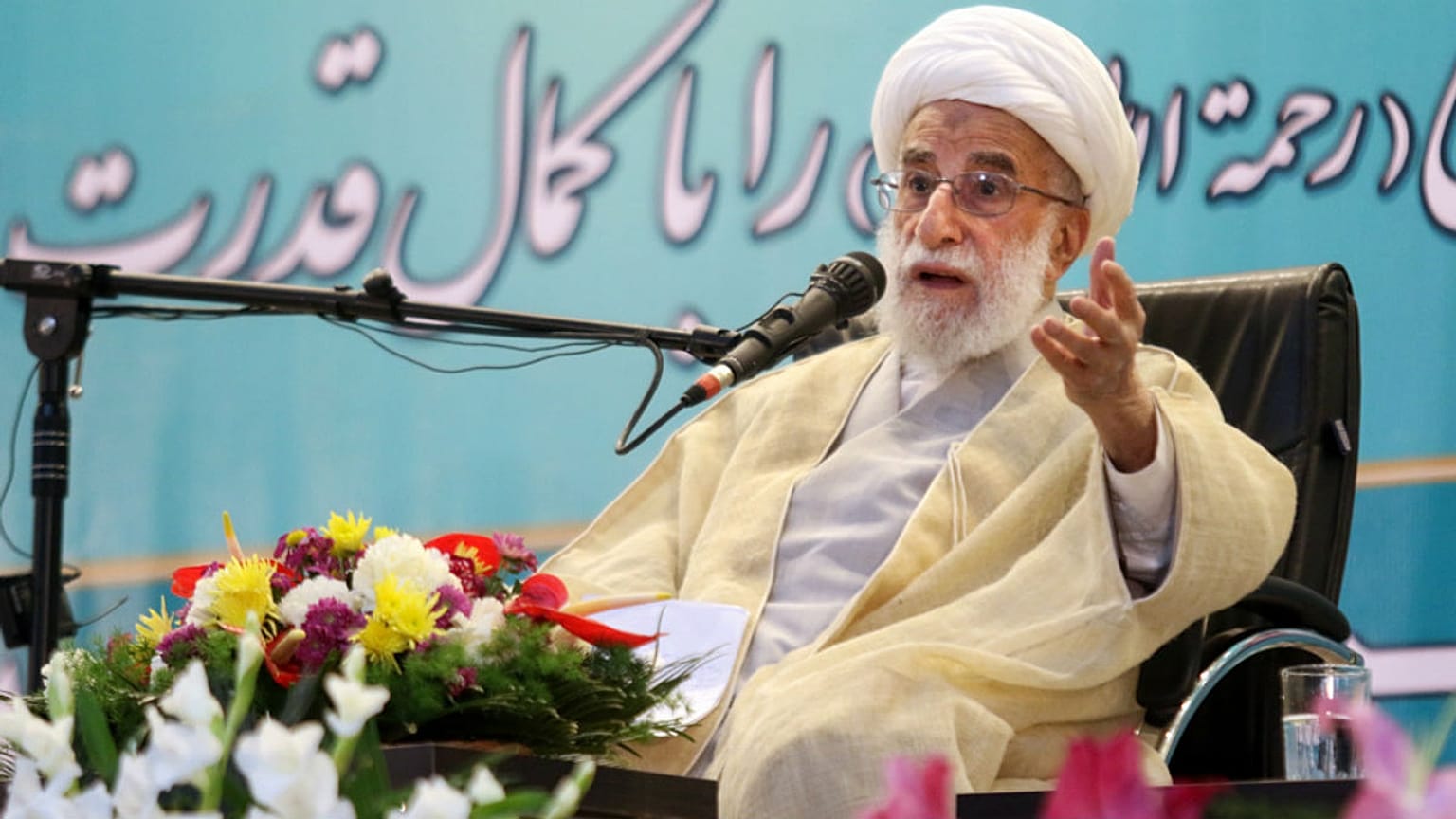 احمد جنتی در مراسم ۱۲ بهمن: دولت آمریکا رو به افول است