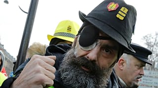 Jeróme Rodruigues em mais um ato de protesto dos "coletes amarelos"
