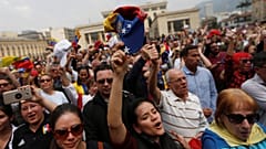 Ante la crisis de poder, Maduro propone adelantar las legislativas a este año