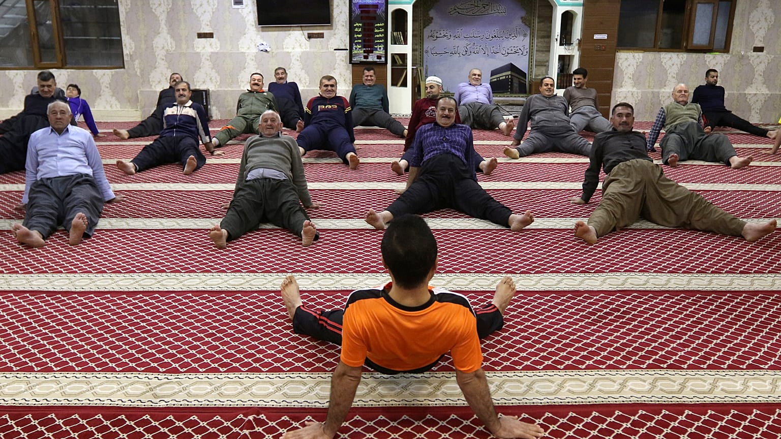 من التدريبات في مسجد حلبجة العراقي