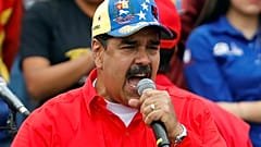 El chavismo arropa a Maduro, que ofrece elecciones legislativas