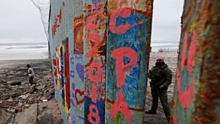 Un "mur" de soldats américains face au Mexique, Trump en envoie 7 fois plus