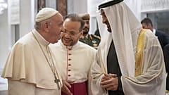 البابا فرنسيس يدعو للإمارات في صلاته 