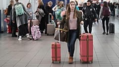 41% российской молодежи хочет уехать на ПМЖ за границу (опрос)
