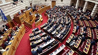 Θύελλα για τους έξι βουλευτές που θα στηρίζουν την κυβέρνηση