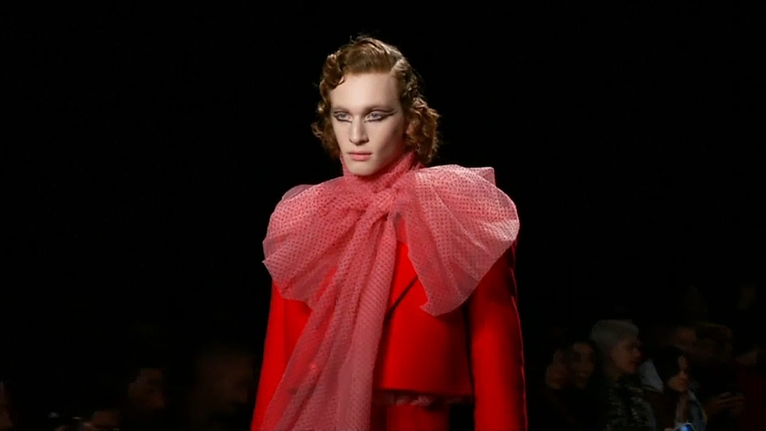Fashion Week : Alejandro Gómez Palomo revisite les codes de la masculinité