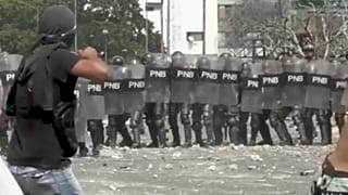 Venezuela ordusu insani yardım konvoyunu Kolombiya sınırında durdurdu