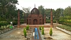 Famous monuments from across the world recreated in metal in India