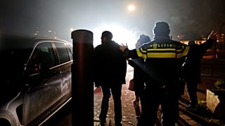 صورة من الأرشيف لعنصر من الشرطة الهولندية