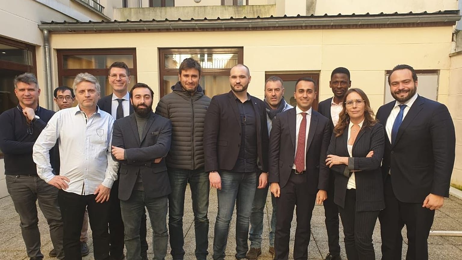 Francia llama a consultas a su embajador tras la reunión Di Maio con los 'chalecos amarillos' 
