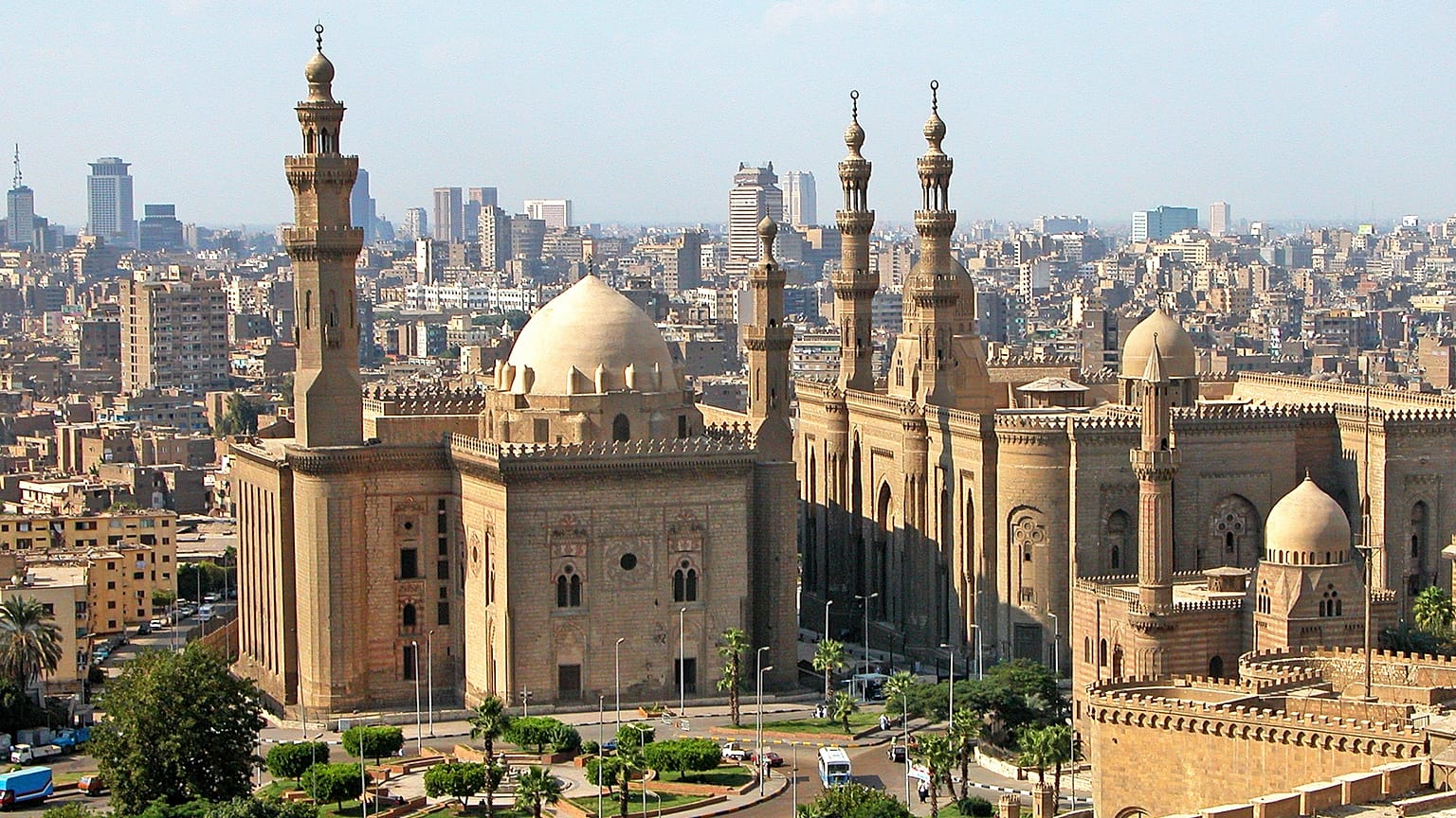 مجموعة إماراتية تنشئ 4 مراكز تسوق في مصر 